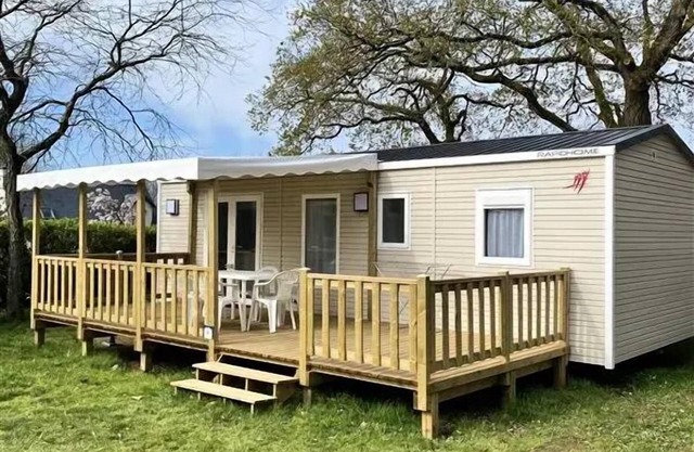 Hermitage campsite * - LODGE 3ch 6 to 8 people - 6 pers. included in the tariff