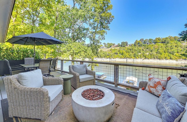 Herrington Lake Retreat w/Dock, 1 Mi to Marina!