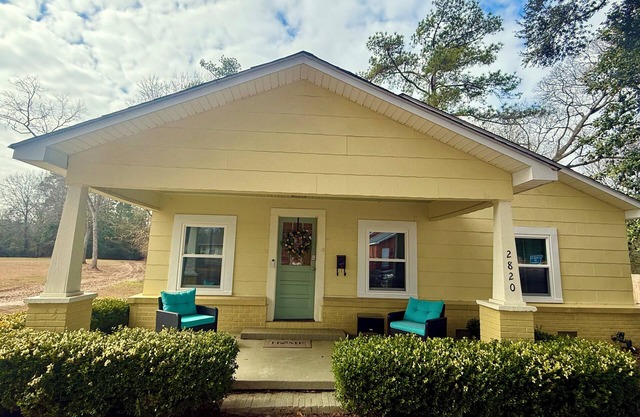 HGTV's Hometown house -Southern Charm 3- only 6 minutes to downtown Laurel!