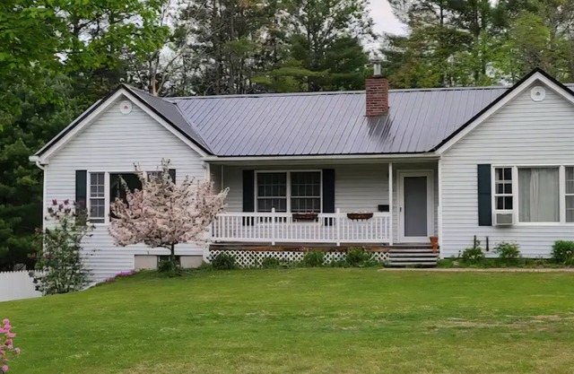 Hidden Gem in the White Mtns: charming 1 bedroom apartment in Littleton, NH