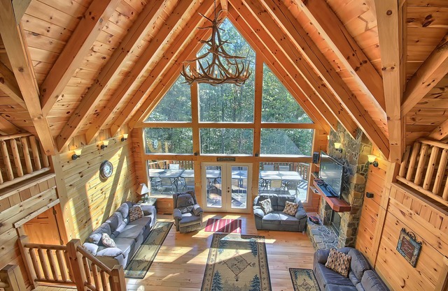 Hidden Valley Lodge, 8-BedRm Lodge - Hocking Hills