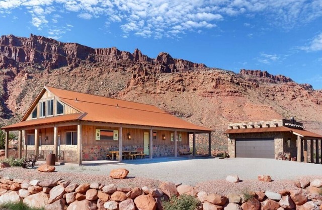 Hideout at the Rim - Moab's Best Kept Secret