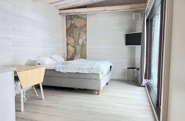High-quality suite by the lake