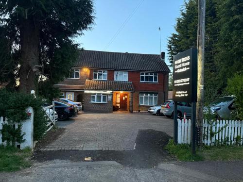 High Trees Guest House Gatwick