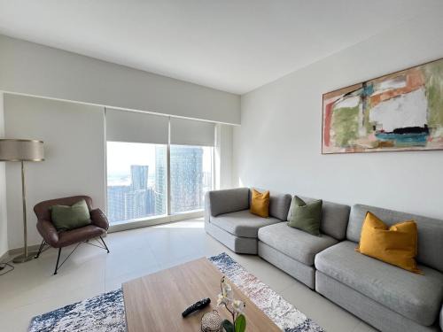 HighFloor 3BR plus Maids GateTower