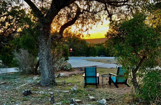 Hilltop Hideaway-Rest, Relax, Reconnect!