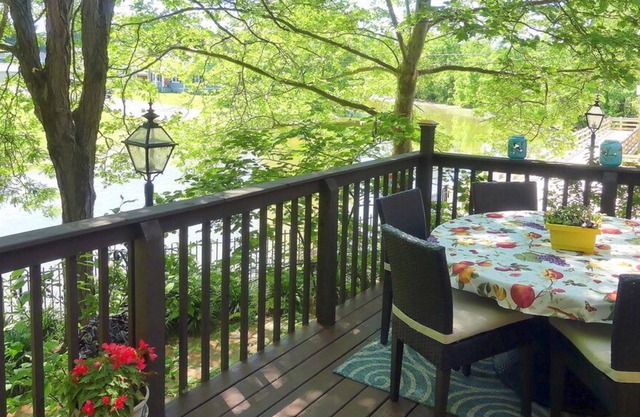 Historic 1840 Riverside Cottage on the Bourbon Trail, Close to Centre College