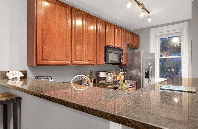 Historic 2-bedrm/2-bth in the heart of Soulard