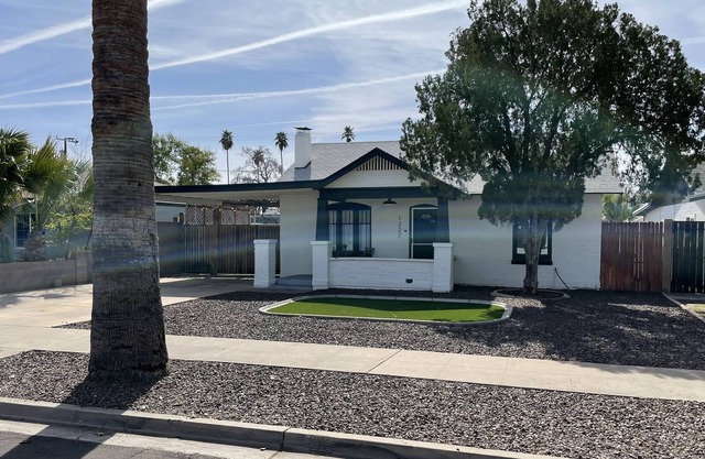 Historic 2 bedroom home in artsy central Phoenix