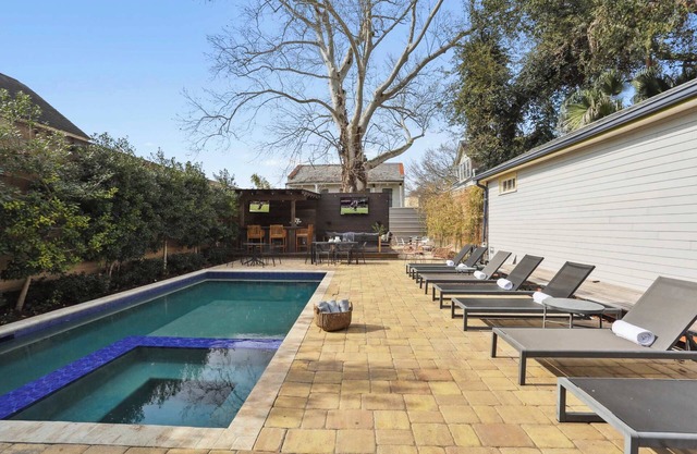 Historic 8BR Inn With Pool and Hot Tub