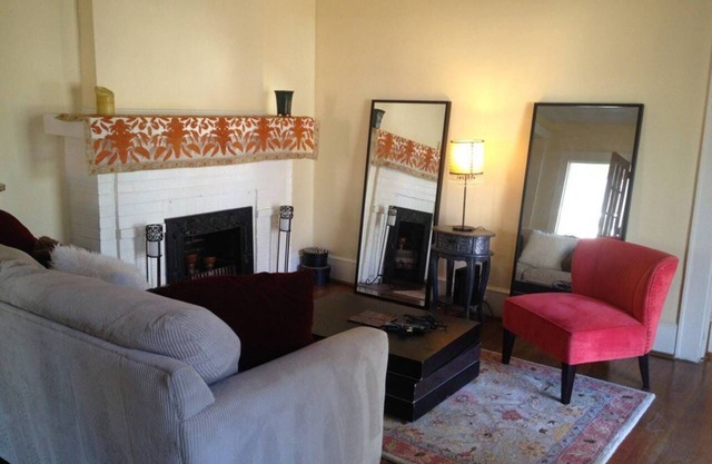 Historic Bungalow Blues & Jazz house walk to Downtown 3 bedroom, historic home