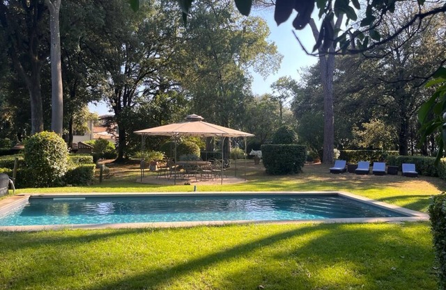 Historic Dante's Manor, 5 Bdr Villa, Pool, Garden, Jacuzzi, AC, 5 min Florence