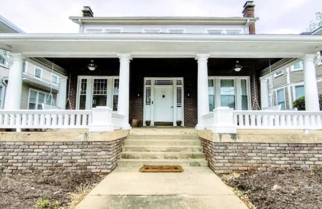 Historic Farmhouse in Danville City Center