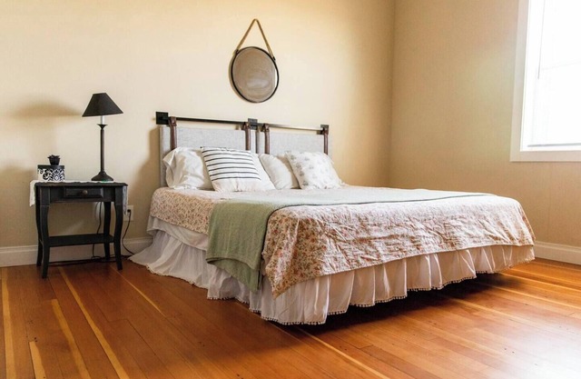 Historic Ft. Peck Schoolhouse w/indoor BB court