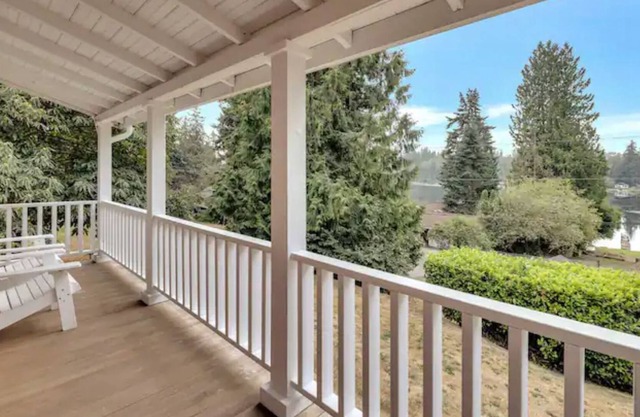 Historic Lake Cottage in Squak Mountain - 30mins to Seattle, Bellevue, & Tacoma