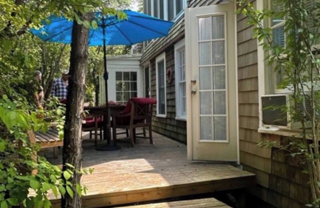 Historic quaint beach cozy 4-bedroom cottage in beautiful Cherry Grove