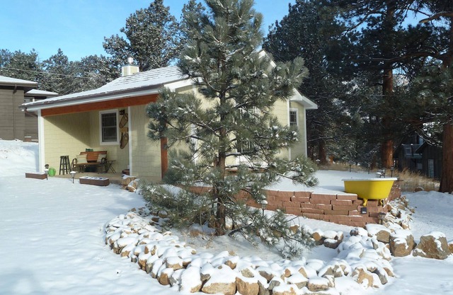 Historic, Romantic, Secluded 1910 Cabin; updated with modern amenities