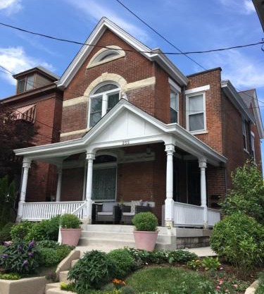 Historic Upstairs Apartment