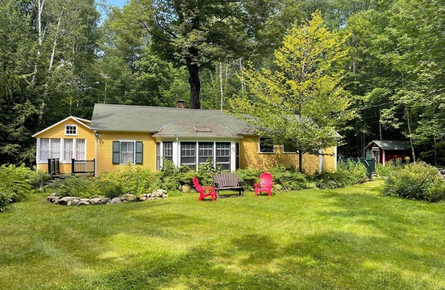 Historical Lake House & Guest cottage.