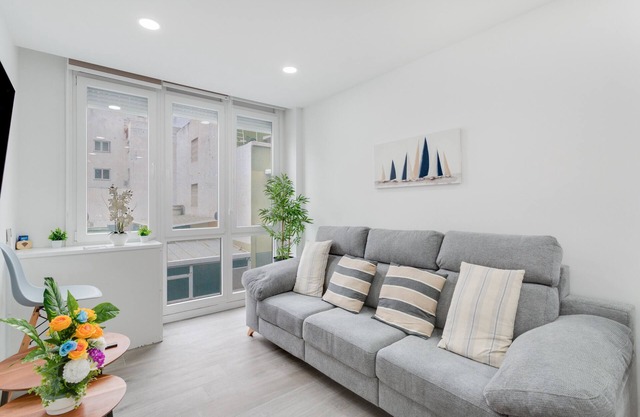 Holiday Apartment 'Escape and Elevate Las Palmas' with Wi-Fi and Air Conditioning