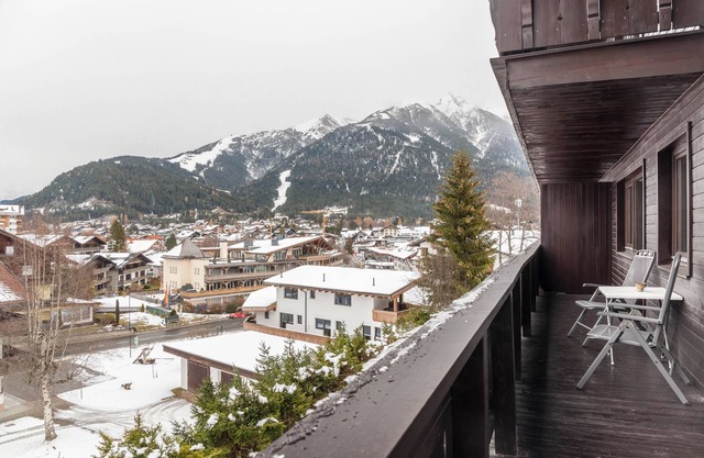 Holiday Apartment "Haus Excelsior Top 21" with Mountain View, Balcony & Wi-Fi