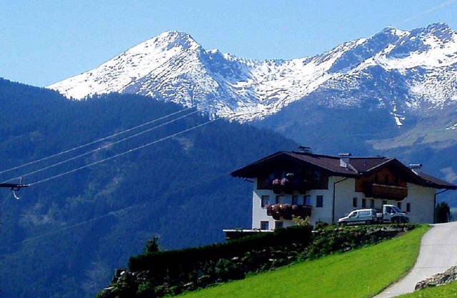 Holiday apartment in quiet surroundings in the region of the Zillertal mountains