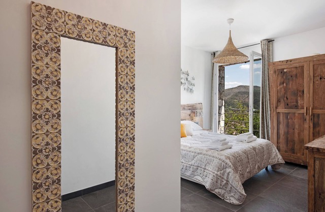 Holiday Apartment "Villa Lice - Coronata" with Mountain View, Shared Pool & Wi-Fi