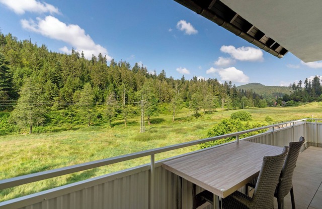 Holiday Apartment at the Waterfall with Mountain View, Shared Garden and Wi-Fi