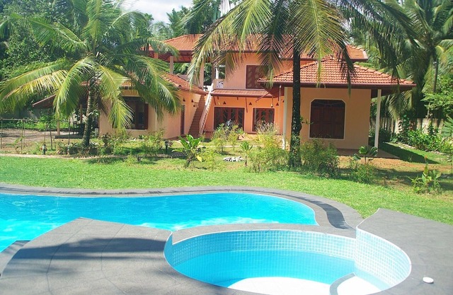 Holiday Habaraduwa Persons 