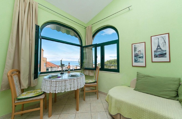 Holiday apartment Makarska for 1 - 5 persons with 2 bedrooms - Holiday apartment