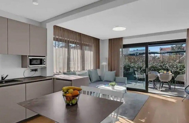 Holiday apartment Makarska for 1 - 6 persons with 2 bedrooms - Holiday apartment in one or multi-fam