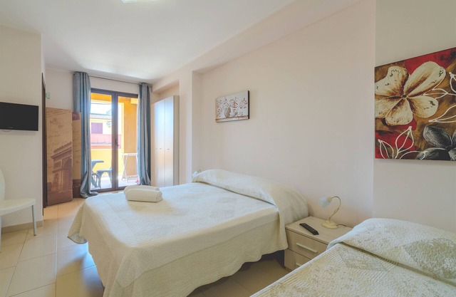 Holiday Apartment "San Martino Giorgia" with Balcony & Wi-Fi