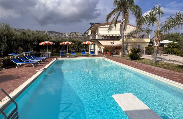 Holiday Apartment Villa Ludovica, Swimming pool 6x12, padel field, Jacuzzi