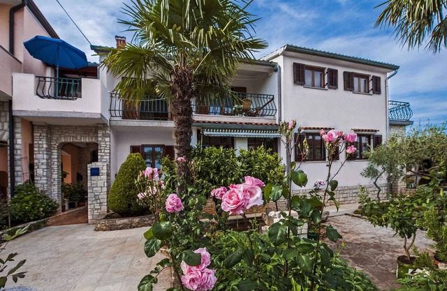 Holiday apartment with 6 sqm terrace