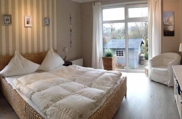 Holiday apartment with a parking space, surrounded by greenery