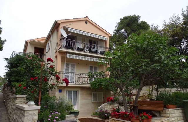 Holiday apartment with air conditioning only 25 meters to the Adriatic Sea