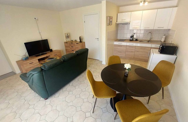 Holiday apartment with WLAN, air conditioning and garden furniture