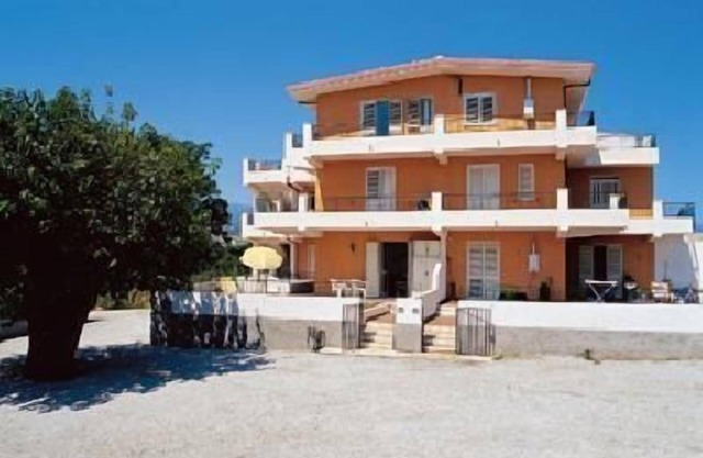 Holiday flat Villetta Helios