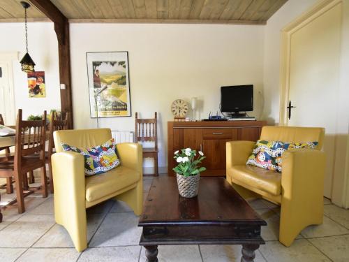 Holiday Home in St Honoré with Scenic Views