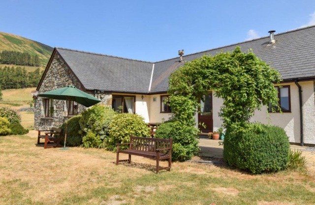 Holiday Home Maes Pennant by Interhome