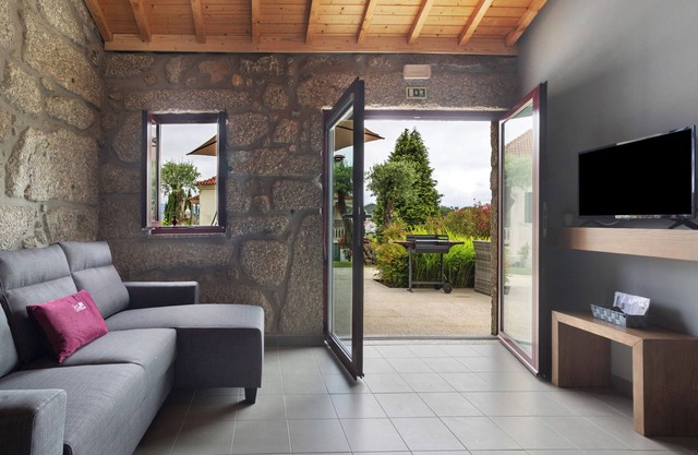 Holiday Home 'Do Lagar T2' with Lake View, Wi-Fi and Air Conditioning