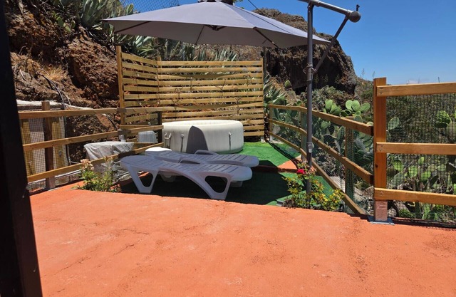 Holiday Home "Ca' Navarro" with Sea View, Terraces & Wi-Fi