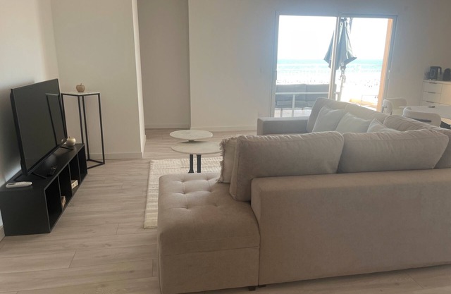 Holiday Home 'Face À La Mer 3' with Sea View, Private Terrace and Air Conditioning