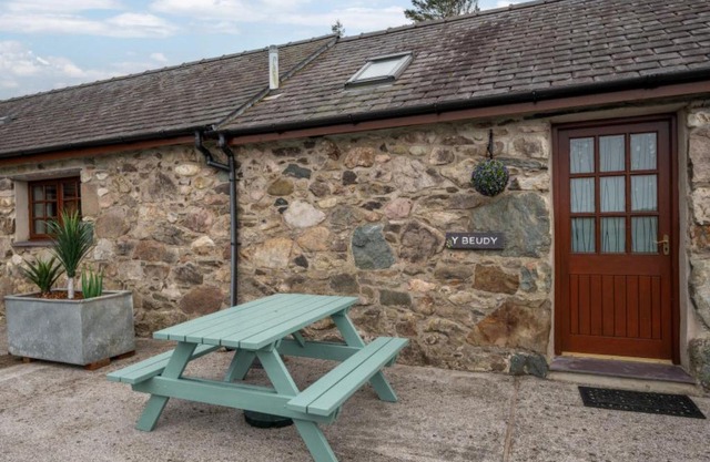 Holiday Home Ffordd Fodolydd-1 by Interhome