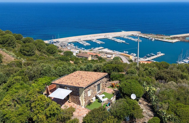 Holiday Home 'Hakéyah' with Sea View, Wi-Fi and Air Conditioning