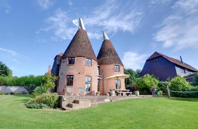 Holiday Home Hawkridge Oast by Interhome