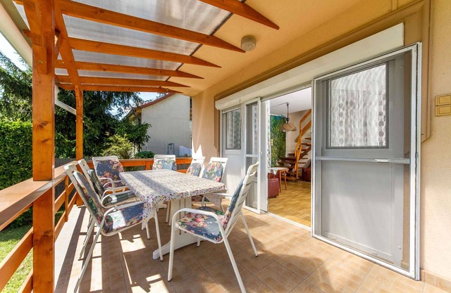 Holiday home in a quiet location, but close to the center and the beach