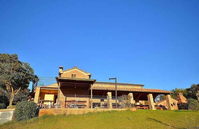 Holiday Home in Peccioli near Lago del Gattero