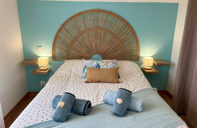 Holiday Home 'La Maison Ty Isalain' with Sea View, Private Terrace and Wi-Fi