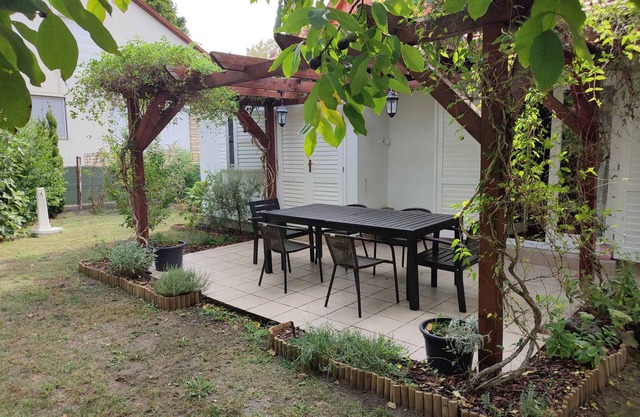 Holiday home near the beach with Wi-Fi and large terrace